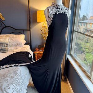NWT Bebe Black w White Lace Formal Maxi Gown Mesh Cutouts Train